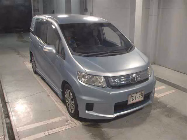 HONDA FREED SPIKE