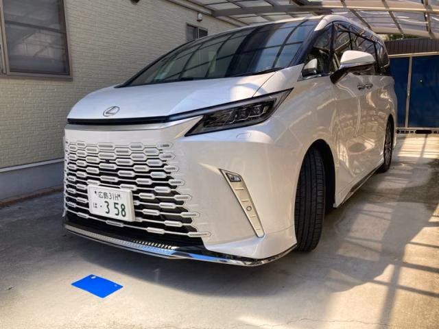LEXUS LM500H