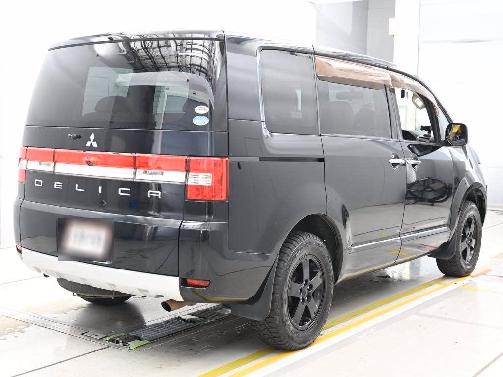 MITSUBISHI DELICA D:5