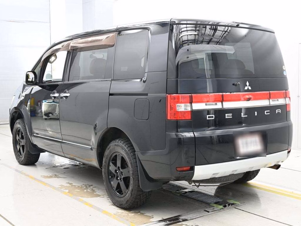 MITSUBISHI DELICA D:5