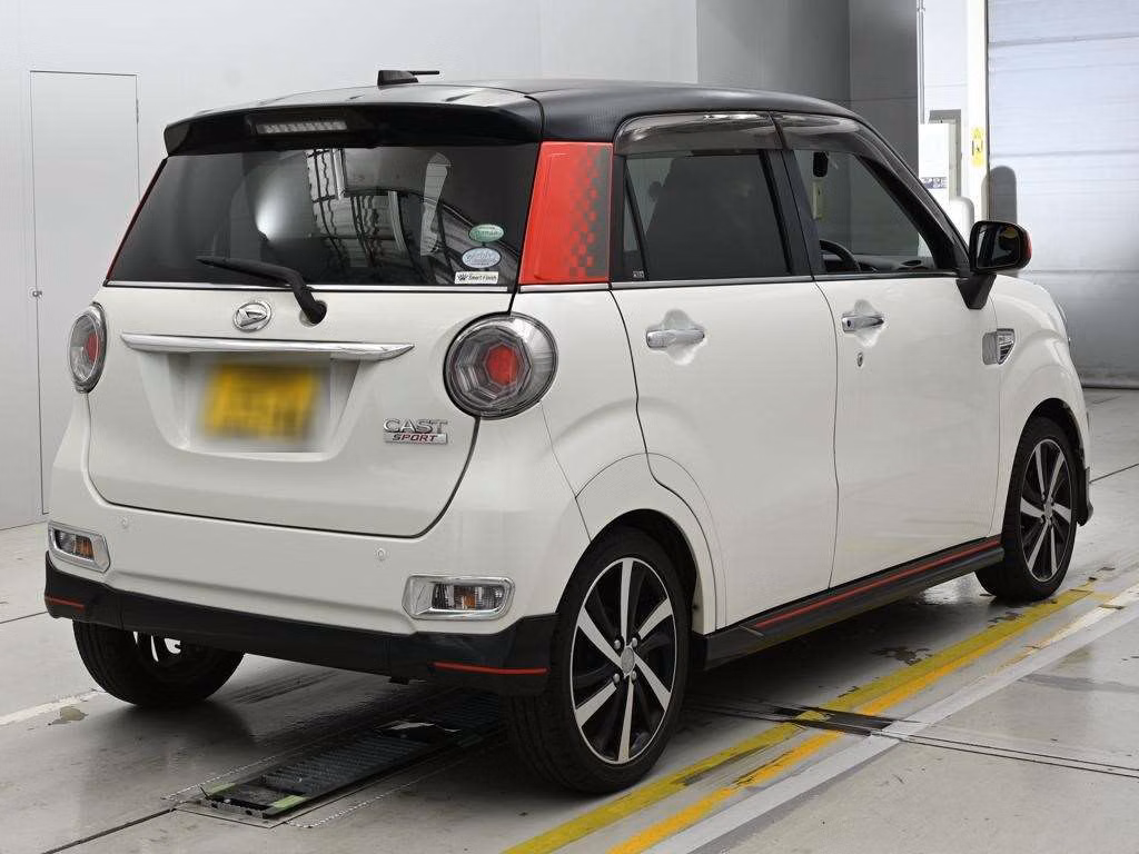 DAIHATSU CAST