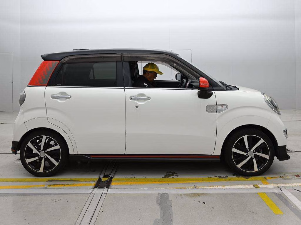 DAIHATSU CAST