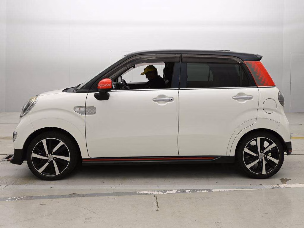 DAIHATSU CAST