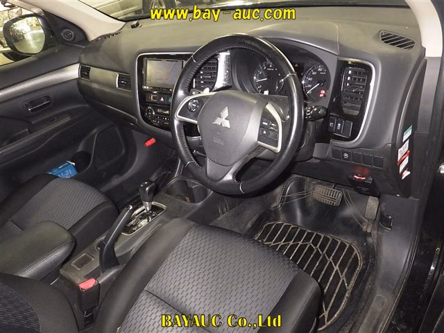 MITSUBISHI OUTLANDER