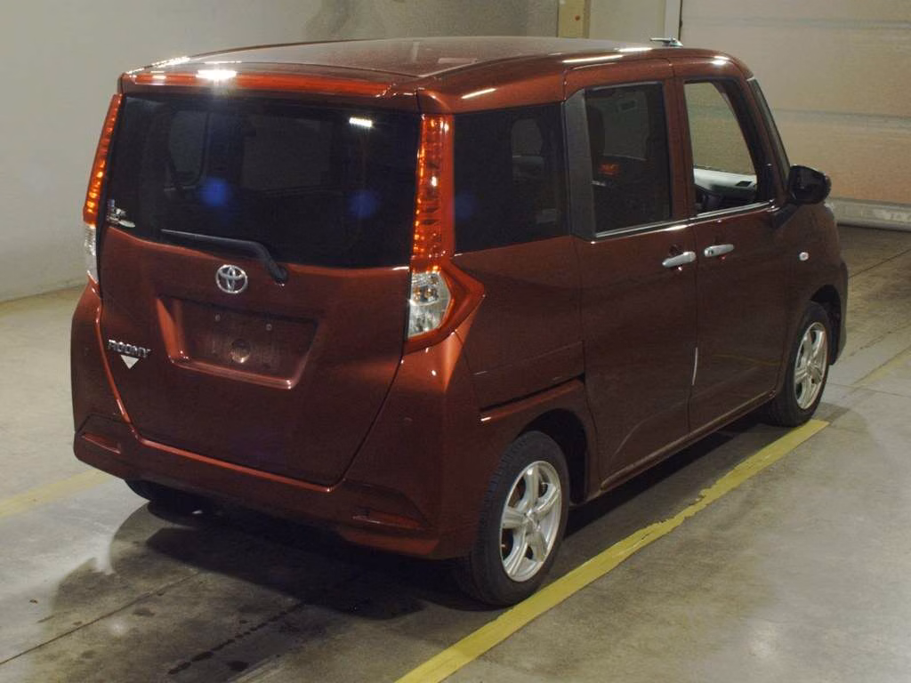 TOYOTA ROOMY