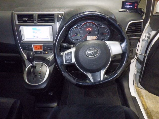 TOYOTA RACTIS