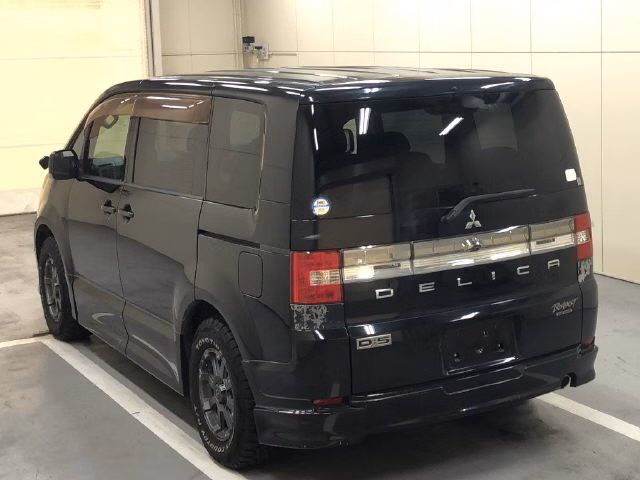 MITSUBISHI DELICA D:5