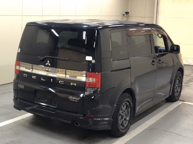 MITSUBISHI DELICA D:5