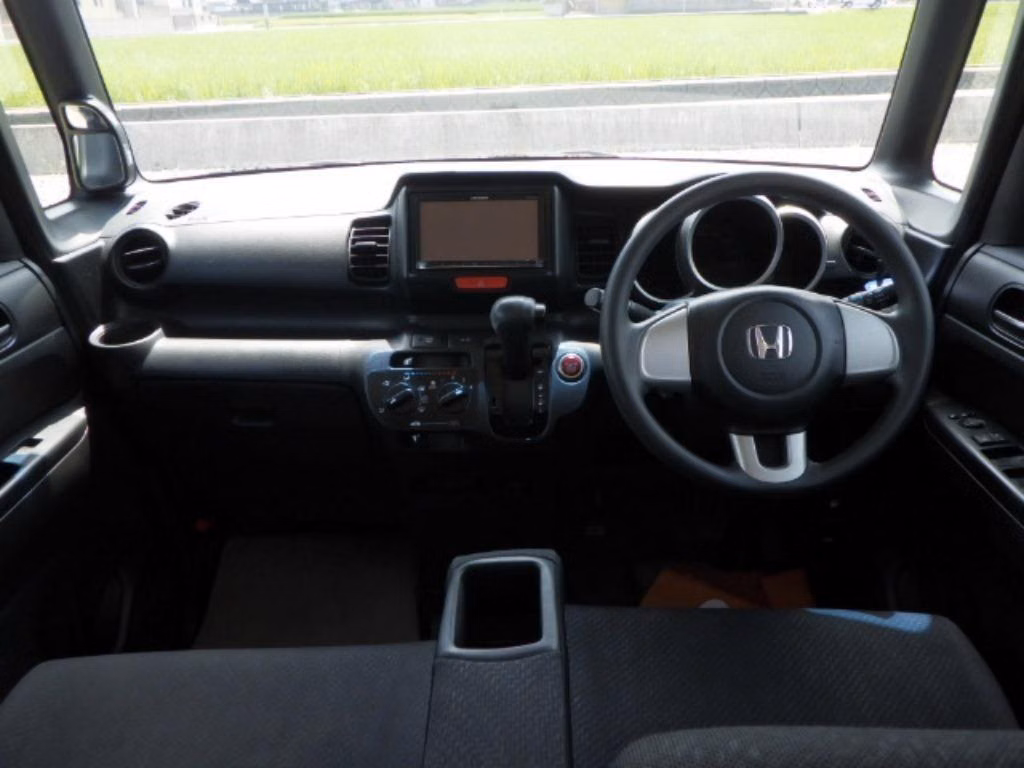 HONDA N-BOX