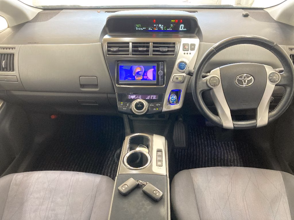 TOYOTA PRIUS ALPHA