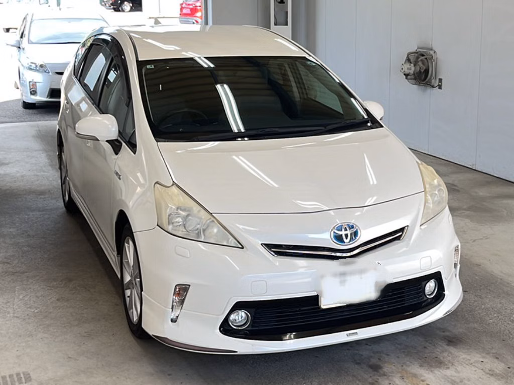 TOYOTA PRIUS ALPHA