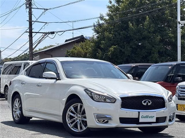 NISSAN FUGA