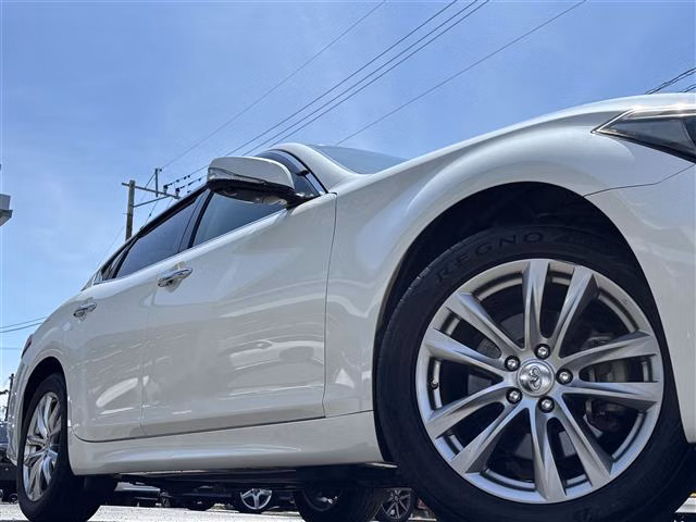 NISSAN FUGA