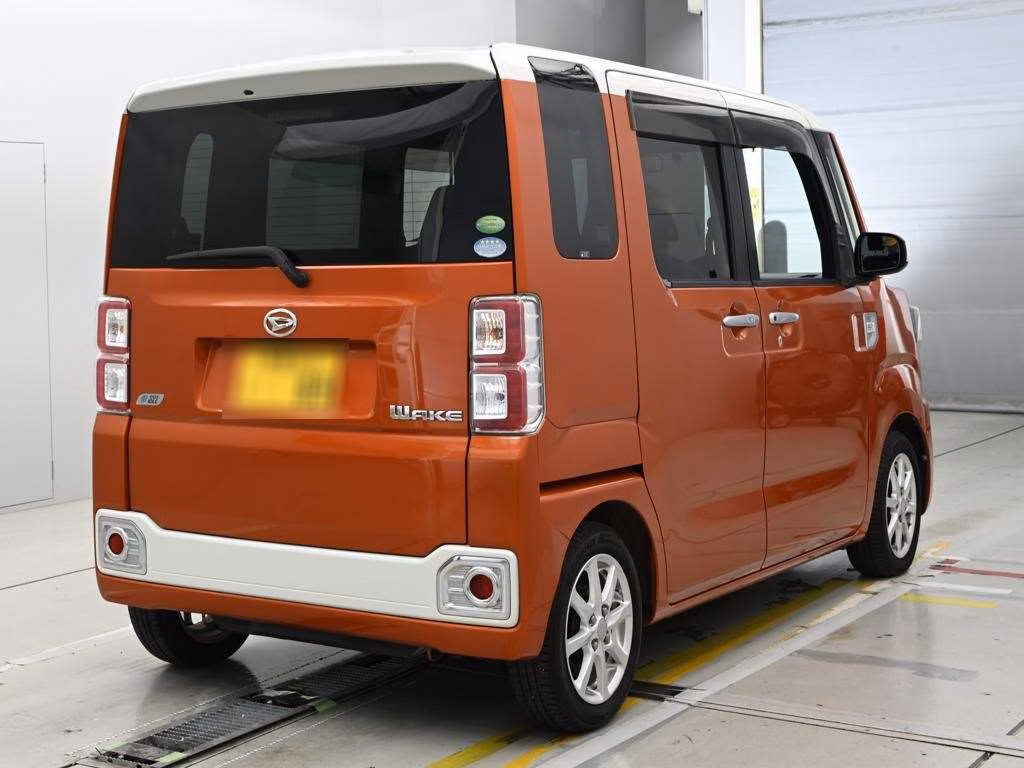 DAIHATSU WAKE