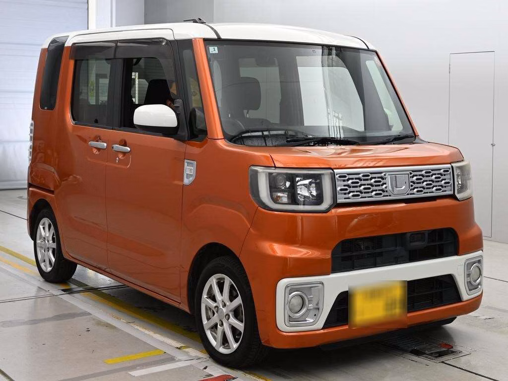 DAIHATSU WAKE