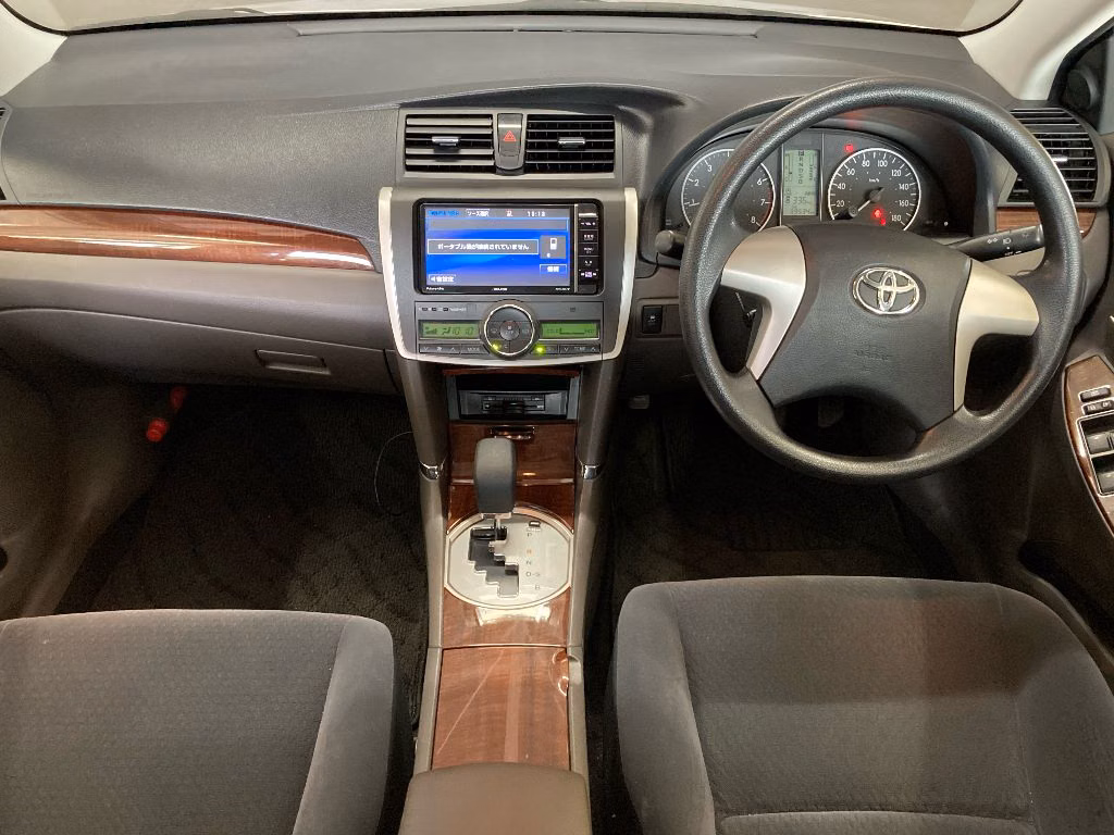 TOYOTA PREMIO