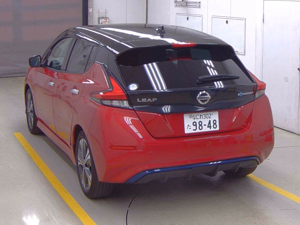 NISSAN LEAF