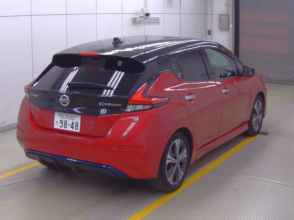 NISSAN LEAF
