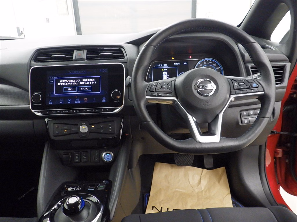 NISSAN LEAF