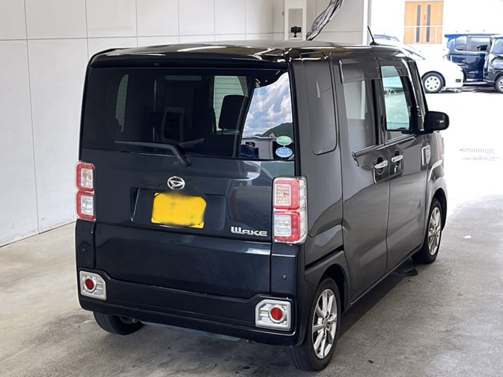 DAIHATSU WAKE