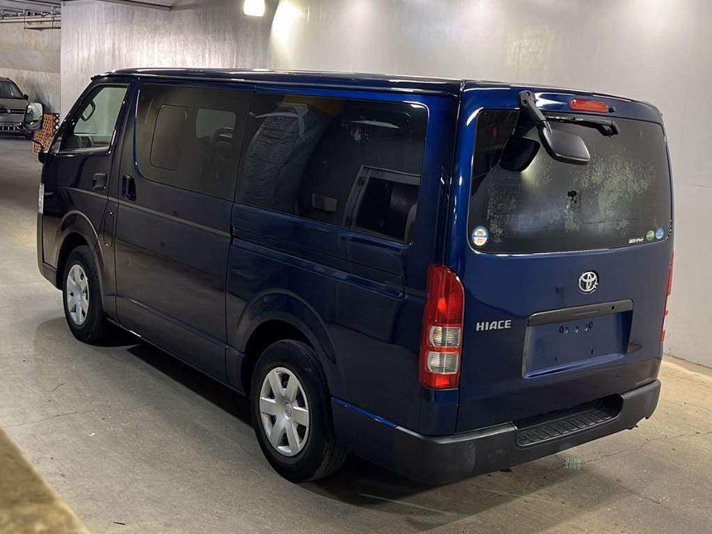 TOYOTA REGIUS ACE