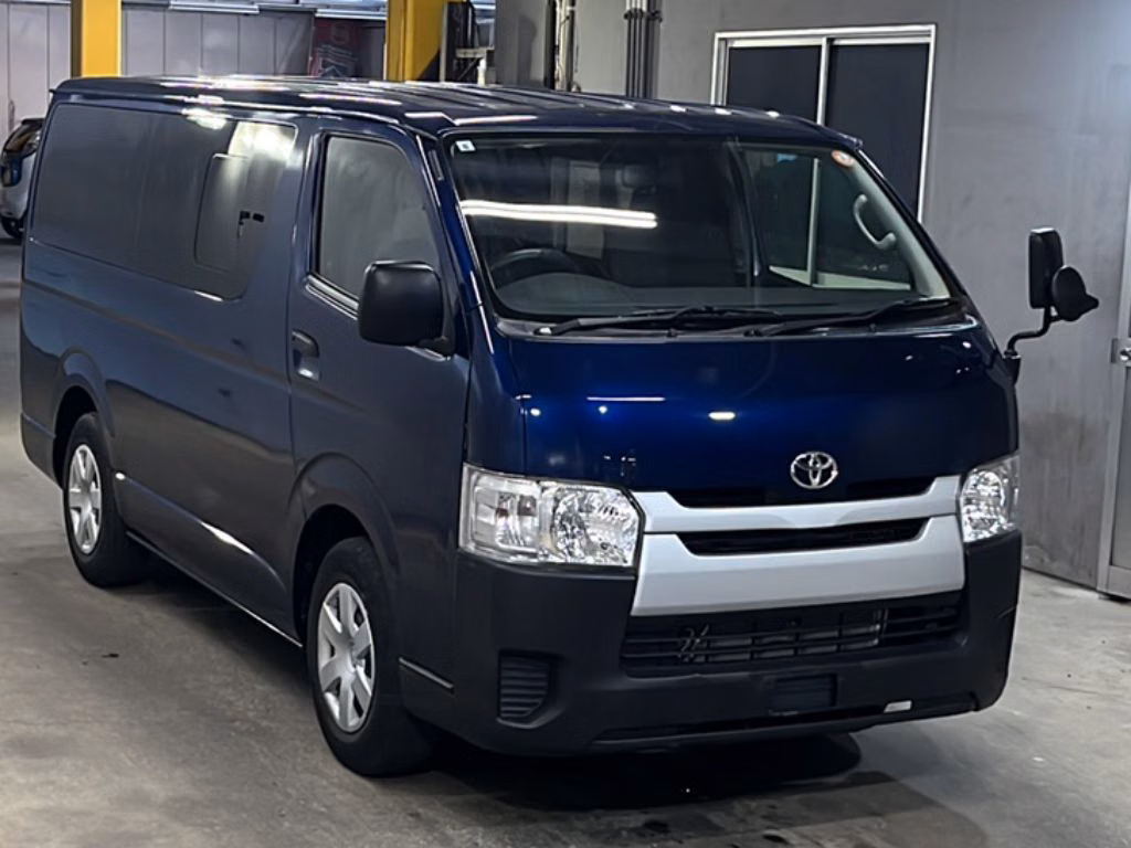 TOYOTA REGIUS ACE