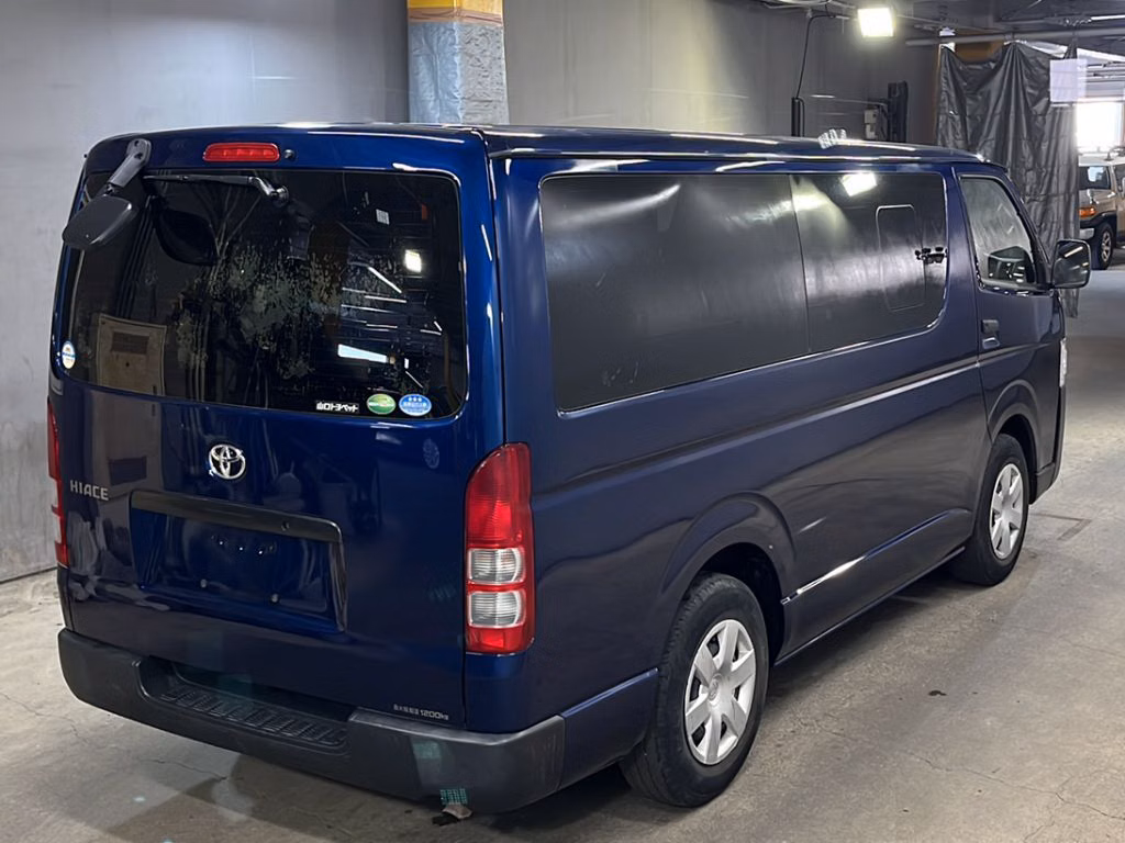 TOYOTA REGIUS ACE