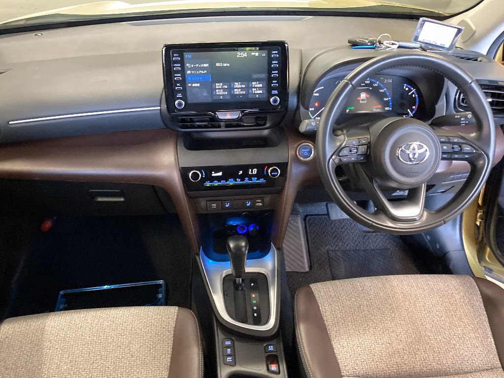 TOYOTA YARIS CROSS