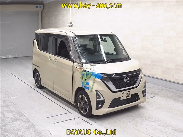 NISSAN ROOX