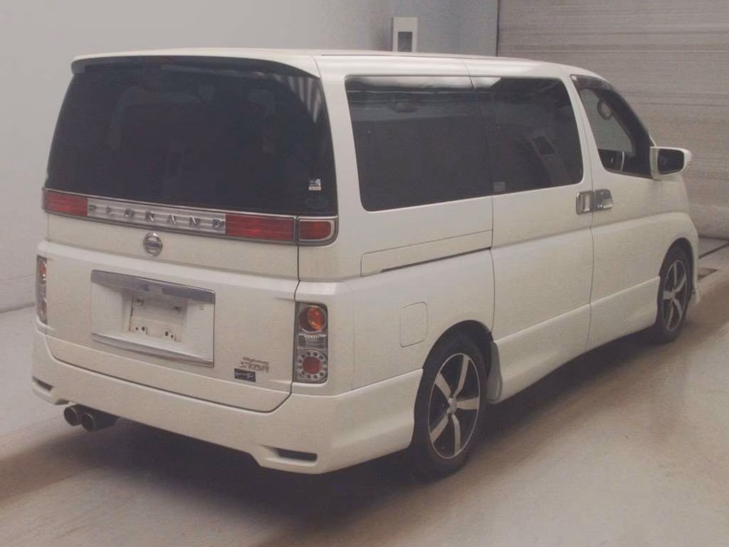 NISSAN ELGRAND