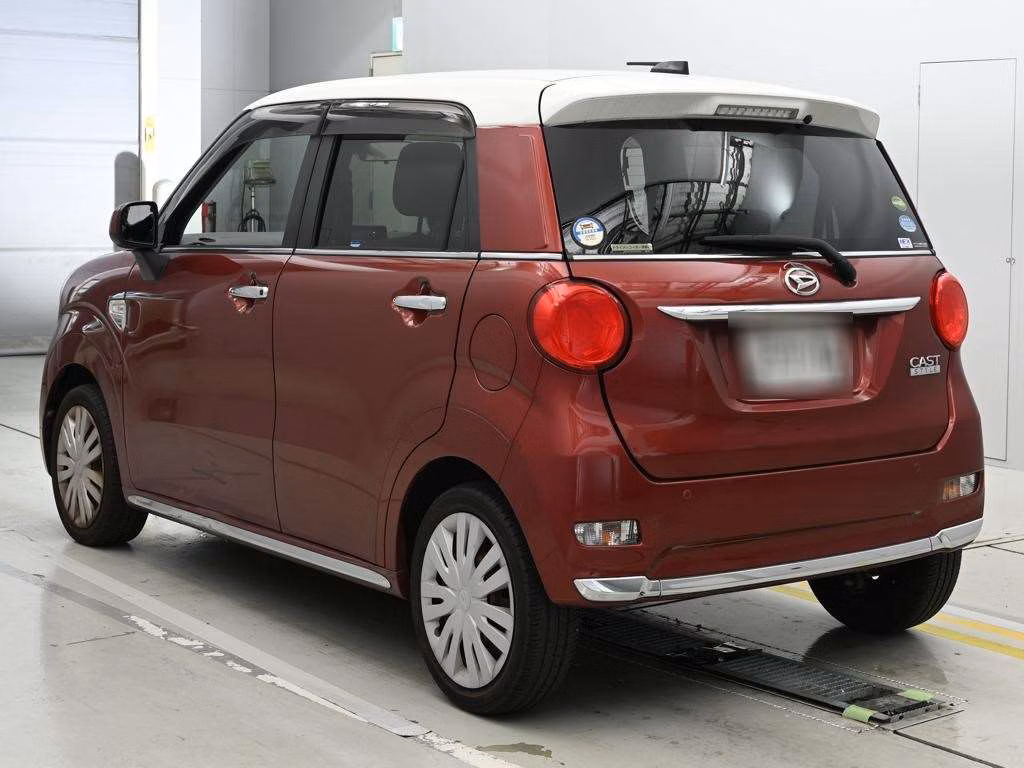 DAIHATSU CAST
