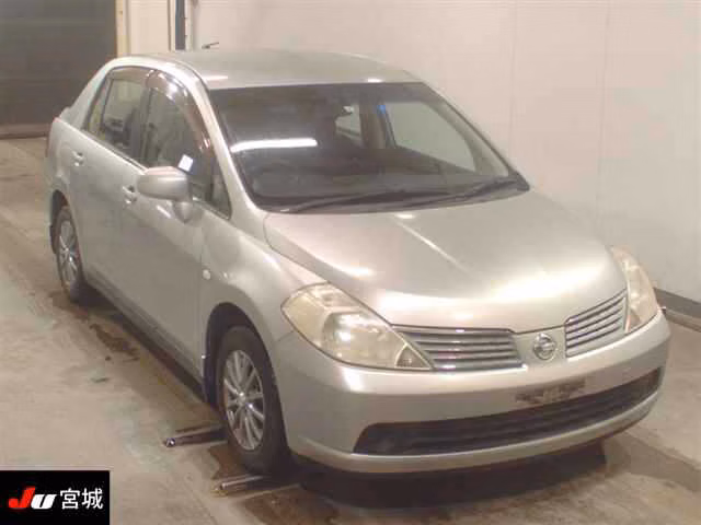 NISSAN TIIDA LATIO