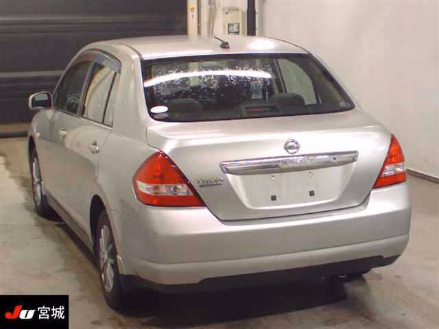 NISSAN TIIDA LATIO