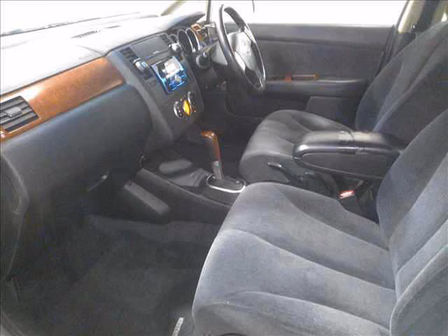 NISSAN TIIDA LATIO