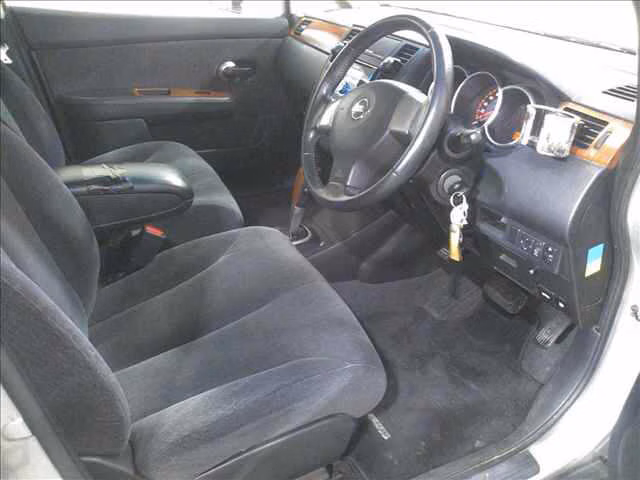 NISSAN TIIDA LATIO