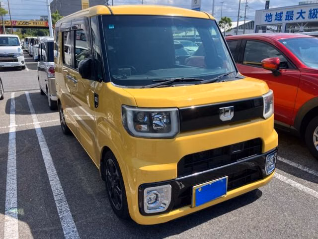 DAIHATSU WAKE