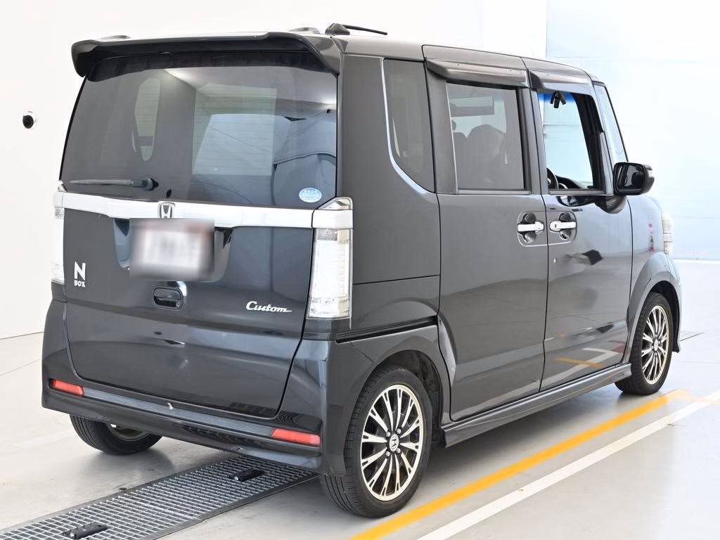 HONDA N-BOX
