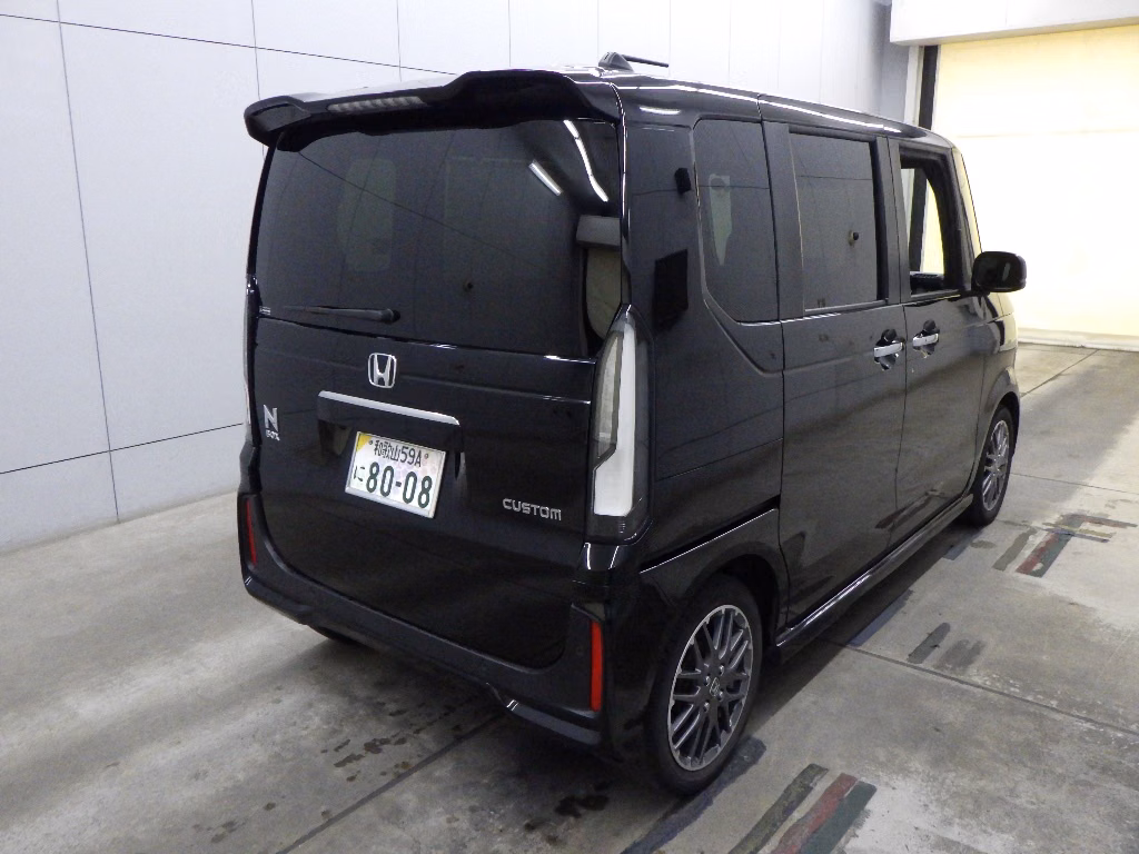 HONDA N-BOX