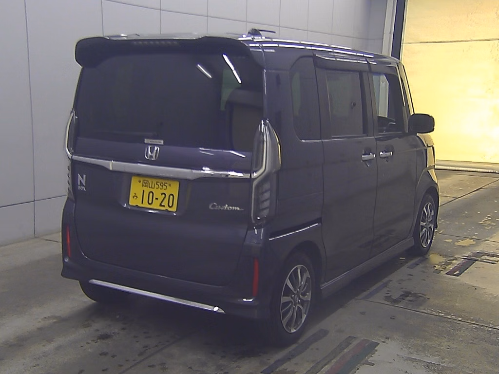 HONDA N-BOX
