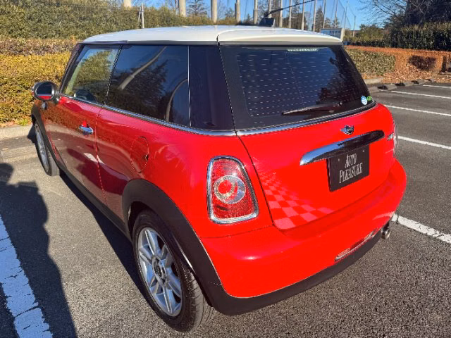 MINI HATCH