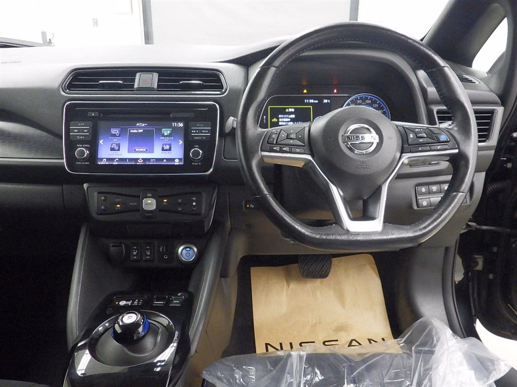 NISSAN LEAF