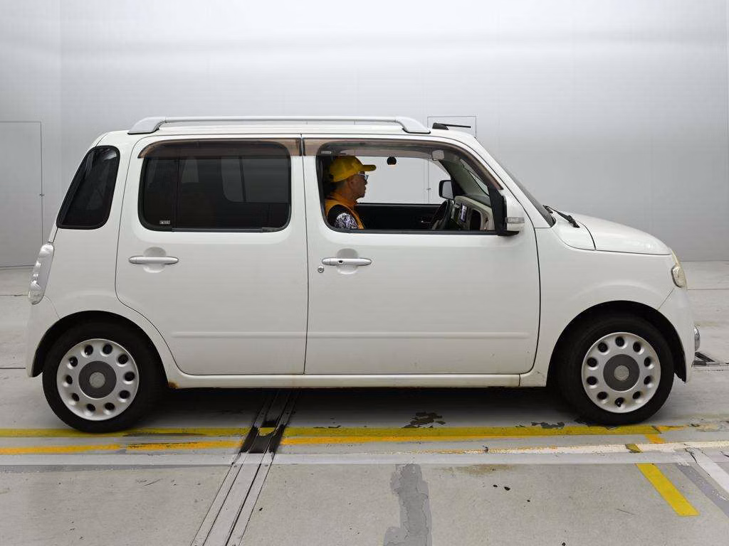 DAIHATSU MIRA COCOA