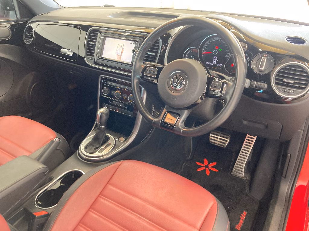 VOLKSWAGEN BEETLE