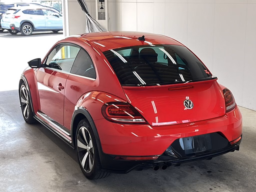 VOLKSWAGEN BEETLE