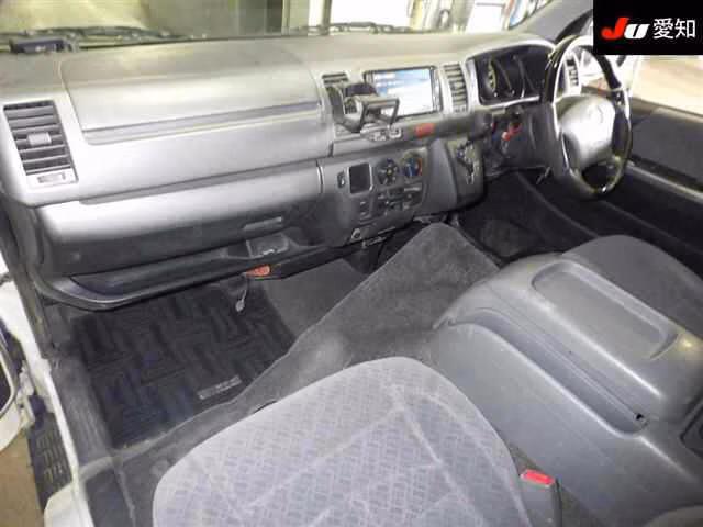 TOYOTA REGIUS ACE