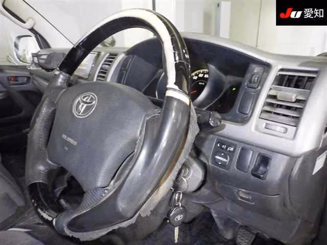 TOYOTA REGIUS ACE