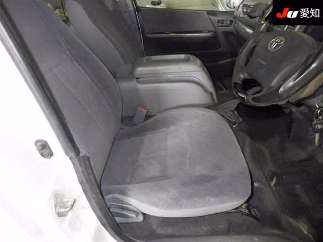 TOYOTA REGIUS ACE