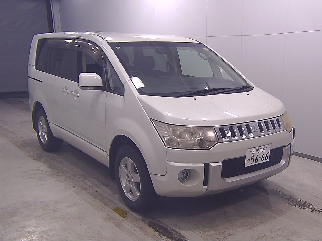MITSUBISHI DELICA D:5
