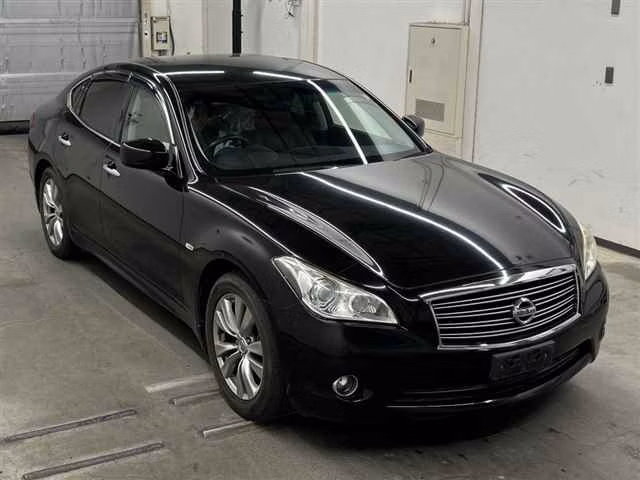 NISSAN FUGA
