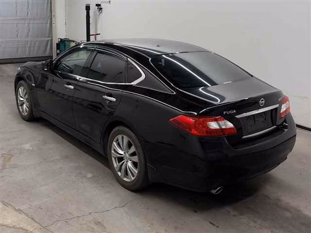 NISSAN FUGA